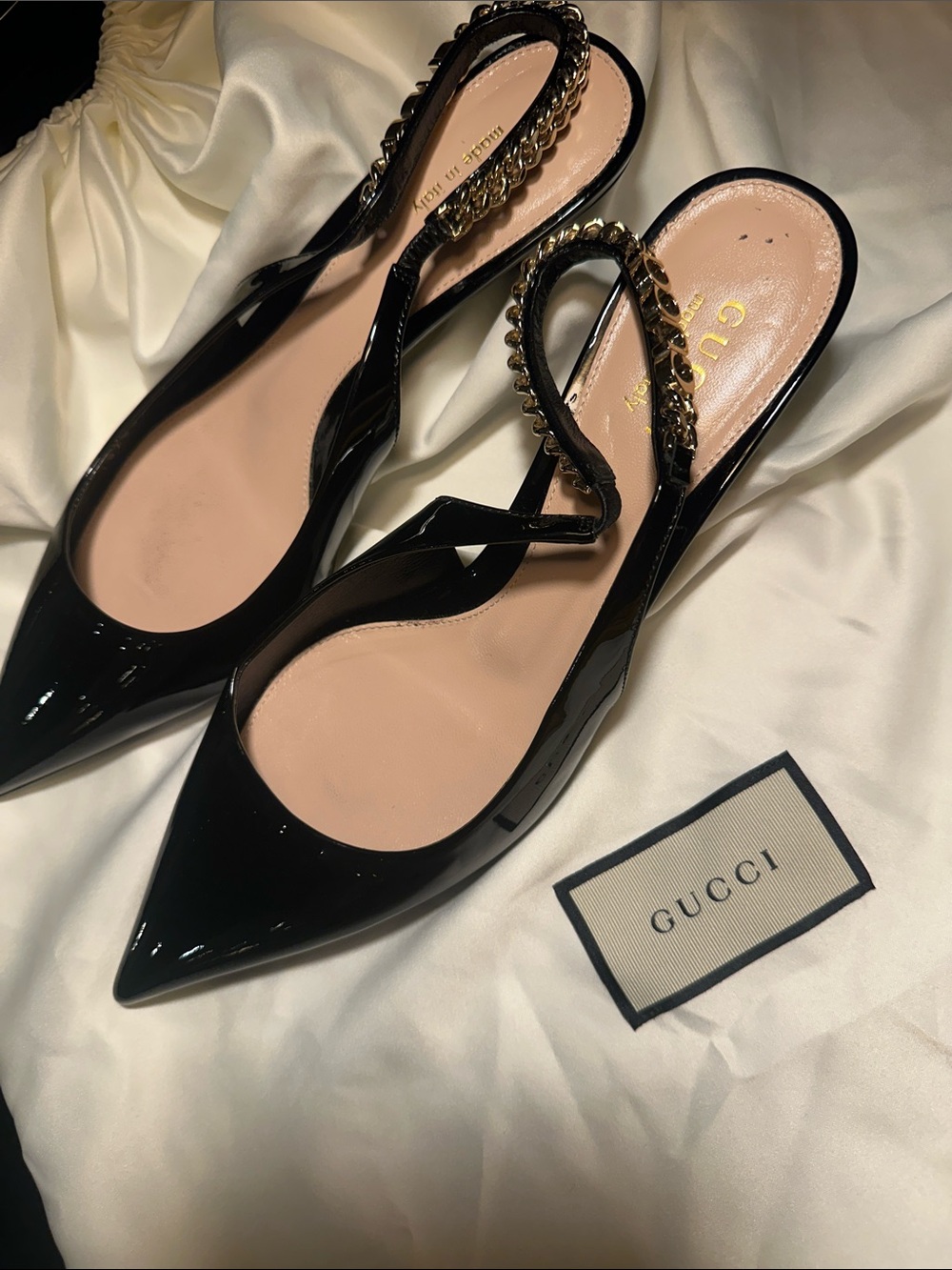 Gucci Black Patent Leather Pointed Slingback Mules with Gold Chain - Picture 4 of 4
